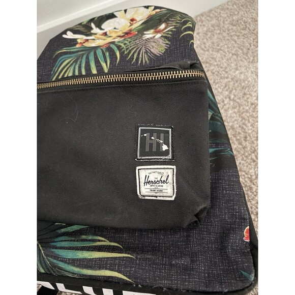 Black Hawaii Herschel Supply Co. Settlement Backpack Floral Aloha 15” Laptop - Picture 4 of 9